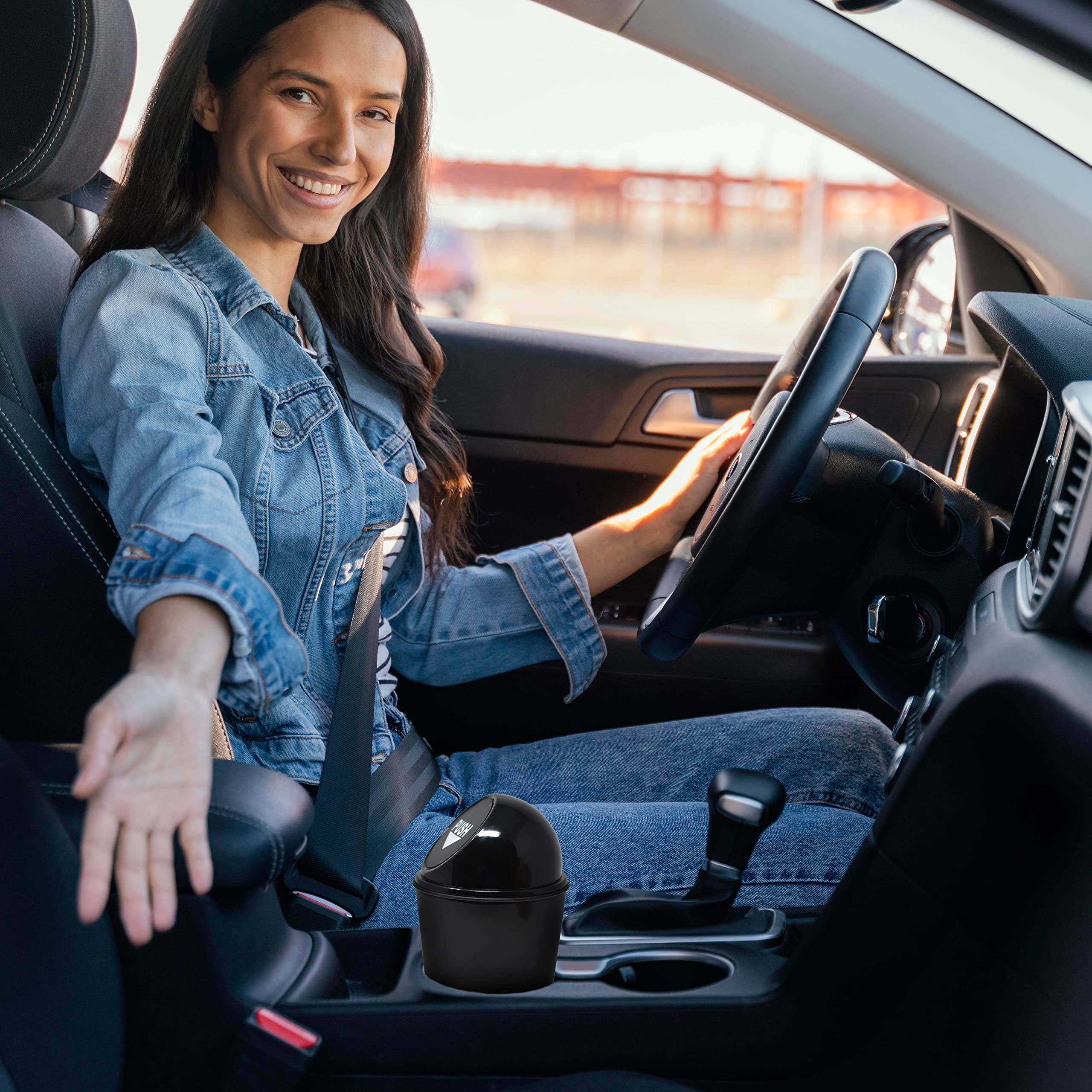 EcoNour Car Trash Can prevents garbage scattering