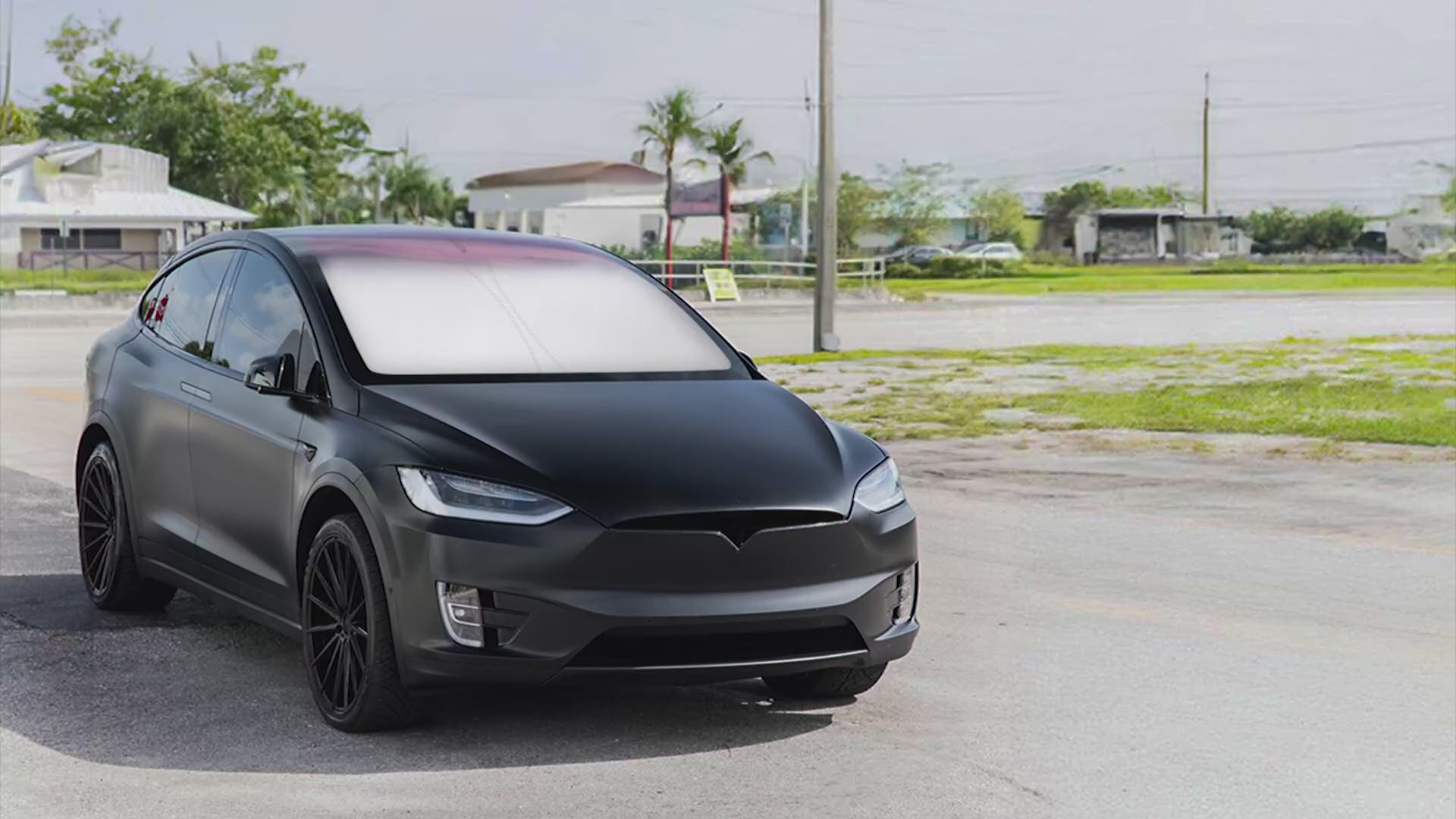 Windshield sun shade for Tesla Model X 2016-2025, dual-layer 210T silver-coated car window sun visor, foldable front sunshade blocks heat and glare, keeps car interior cooler, automotive sun protection accessory, vehicle sun visor cover, foldable sun shield for Tesla Model X, heat reducing sun blocker, car sunshade for Tesla SUV